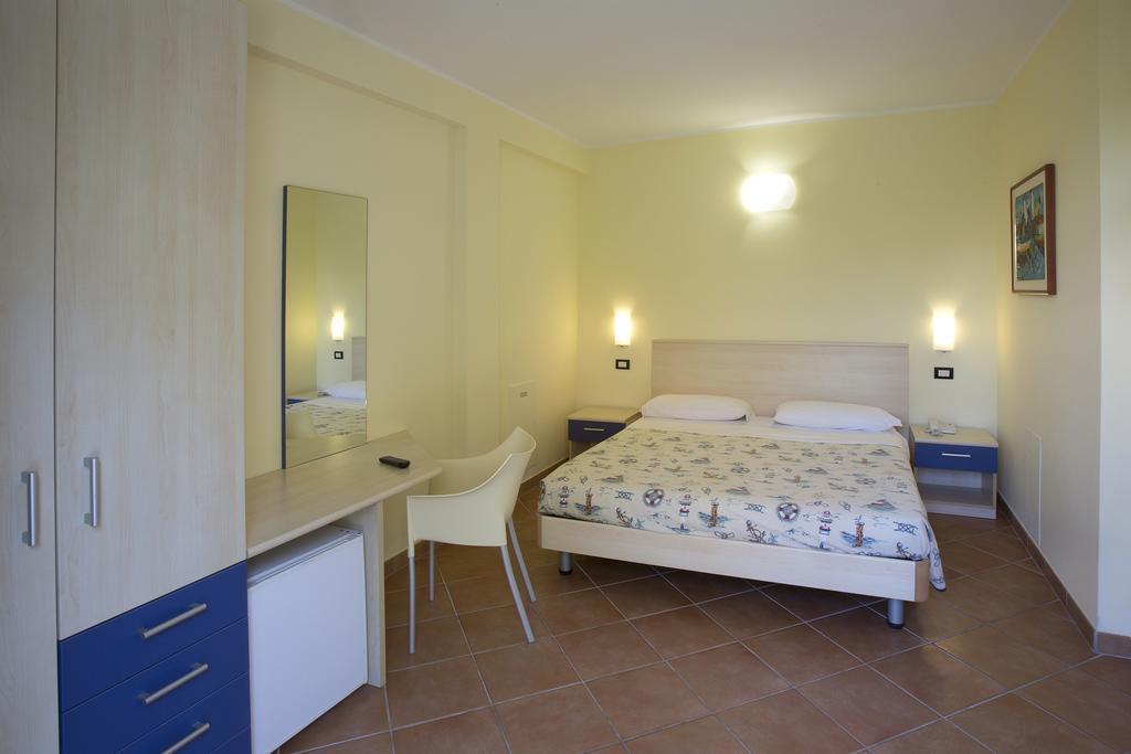 Hotel Vila Bahia Numana Eksteriør billede